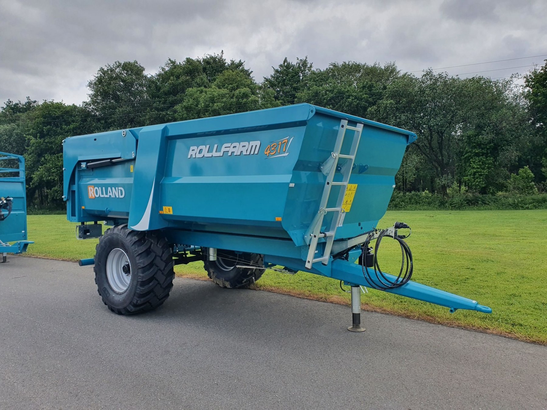 benne-rollfarm-4317-full-l_in02