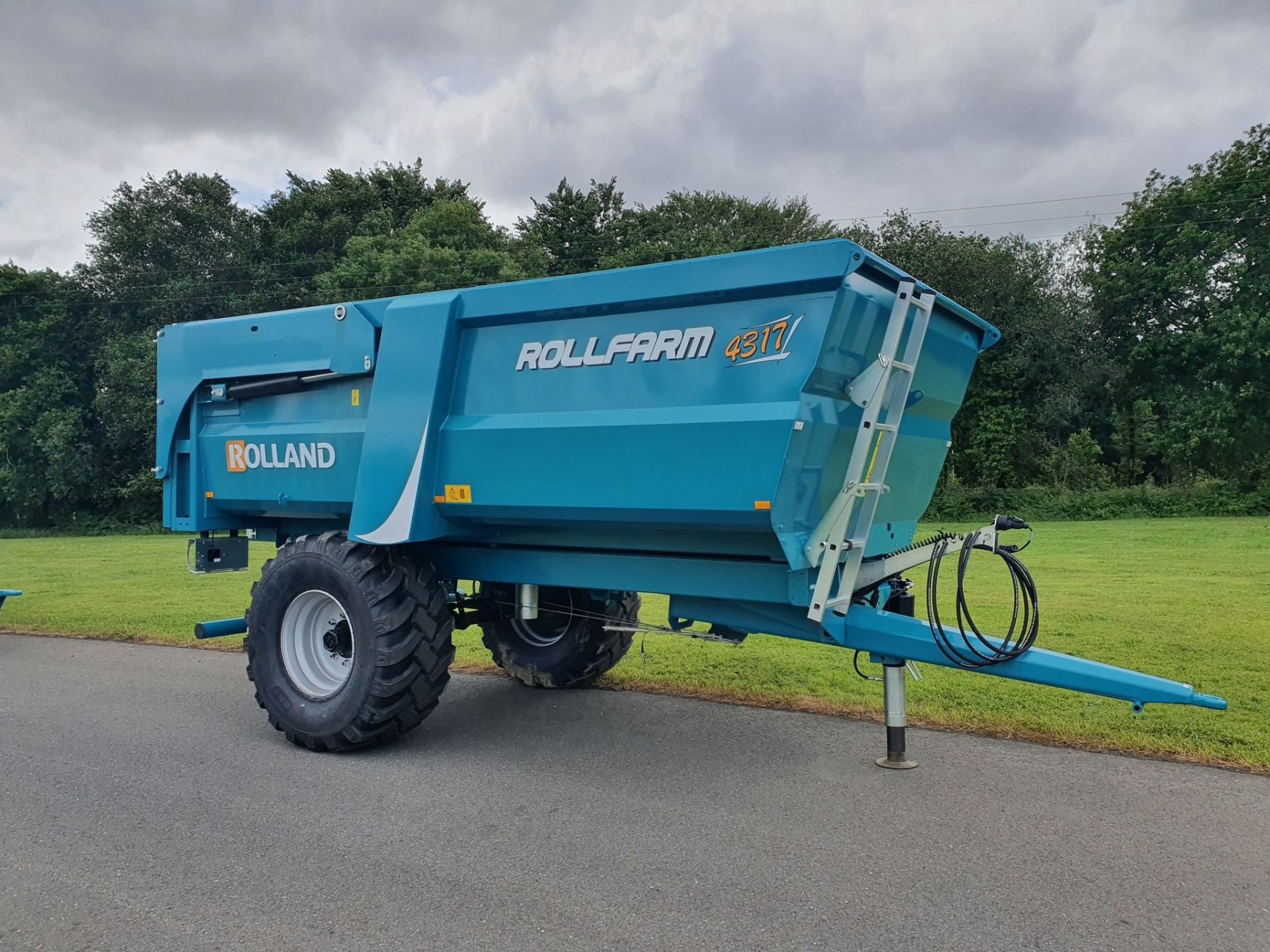 benne-rollfarm-4317-full-l_out02