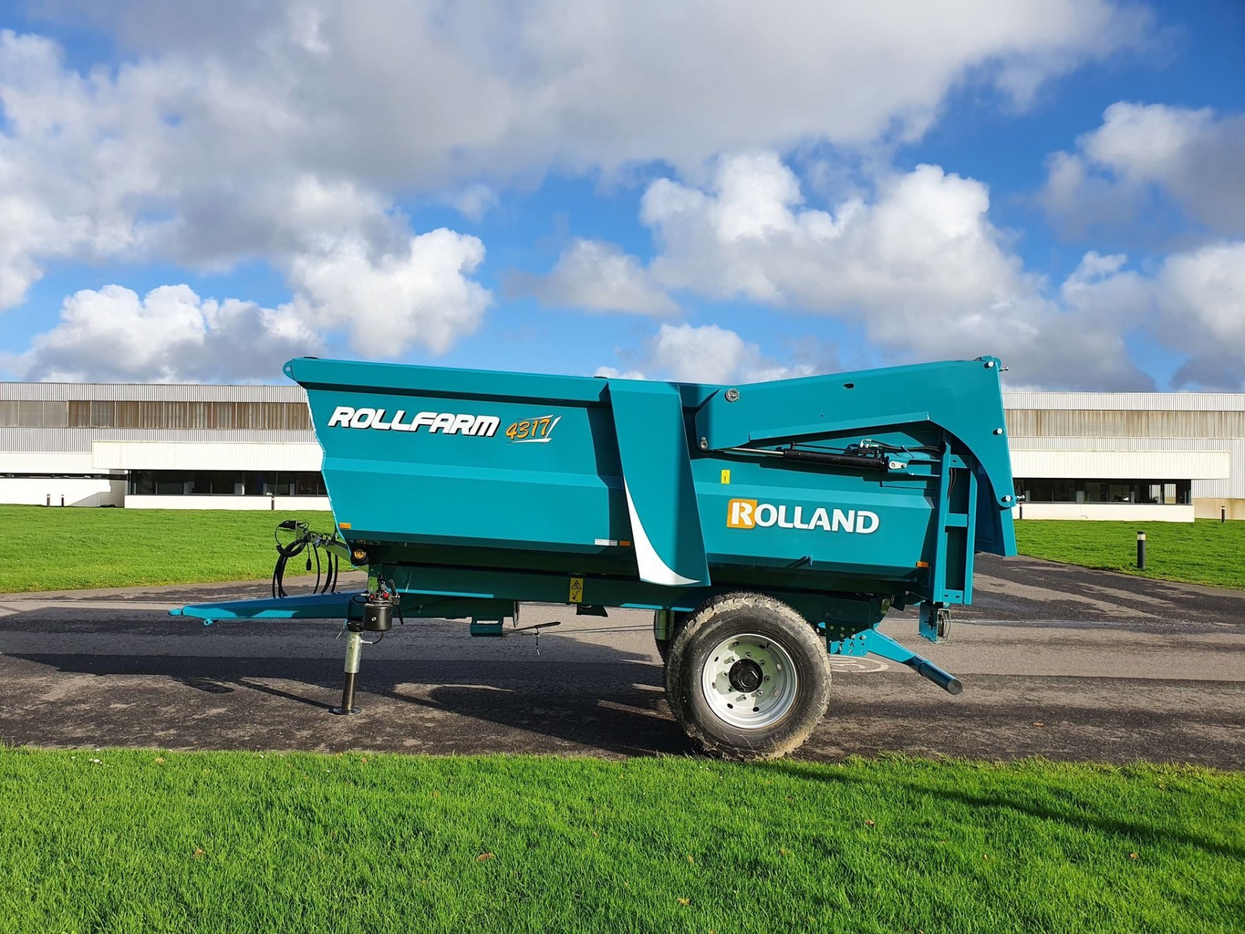 benne-rollfarm-4317-full-l_out03