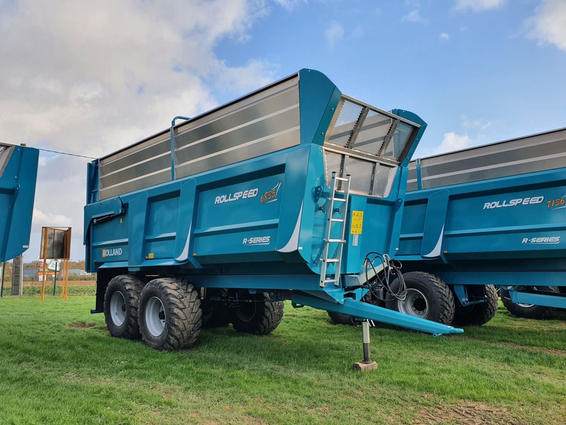 benne-rollspeed-6835-full-l_in03