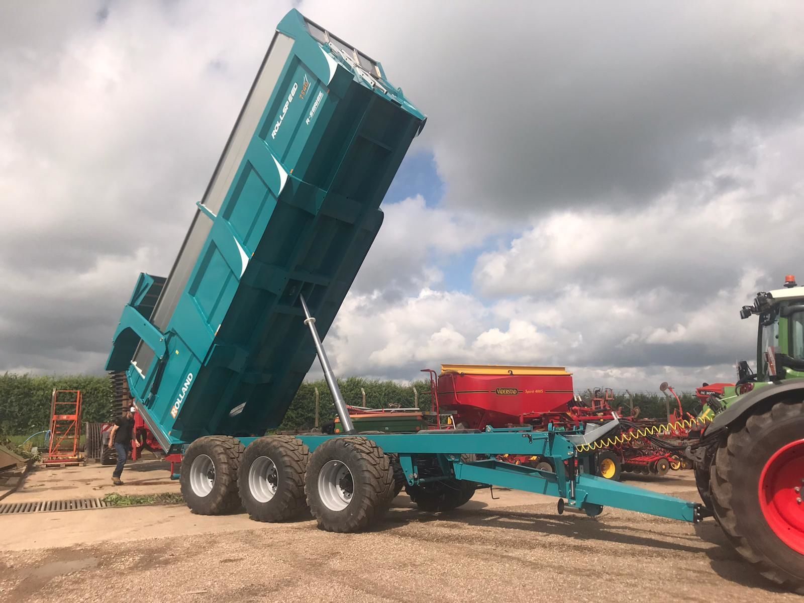 benne-rollspeed-7845-full-l_in03