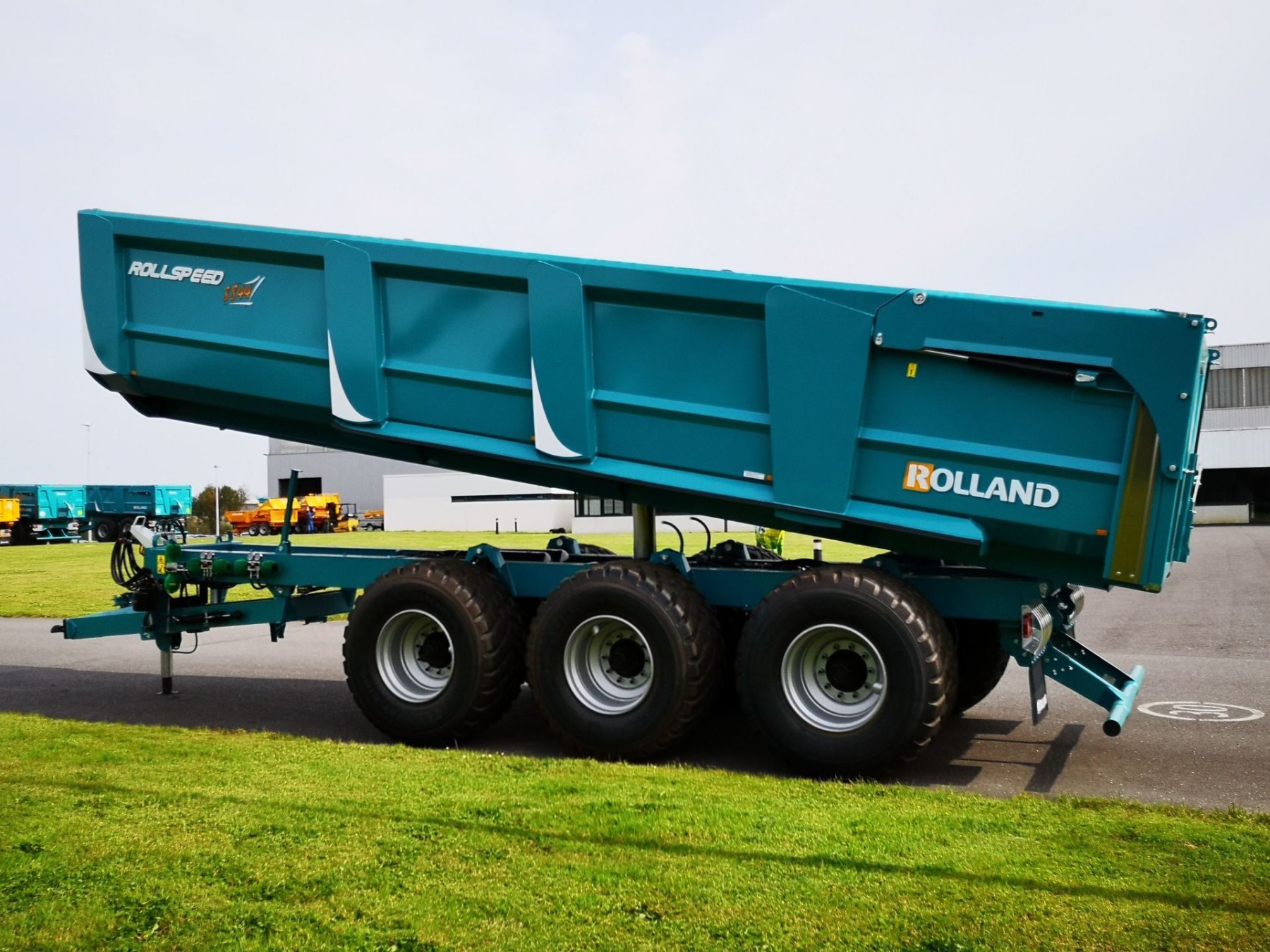 benne-rollspeed-8844-full-l_out01