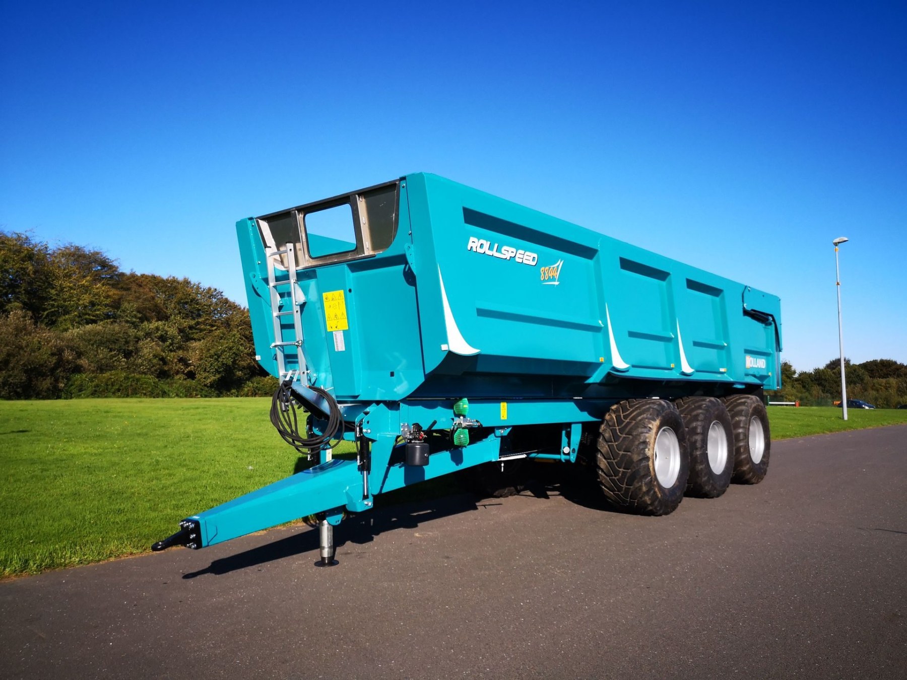 benne-rollspeed-8844-full-l_out011