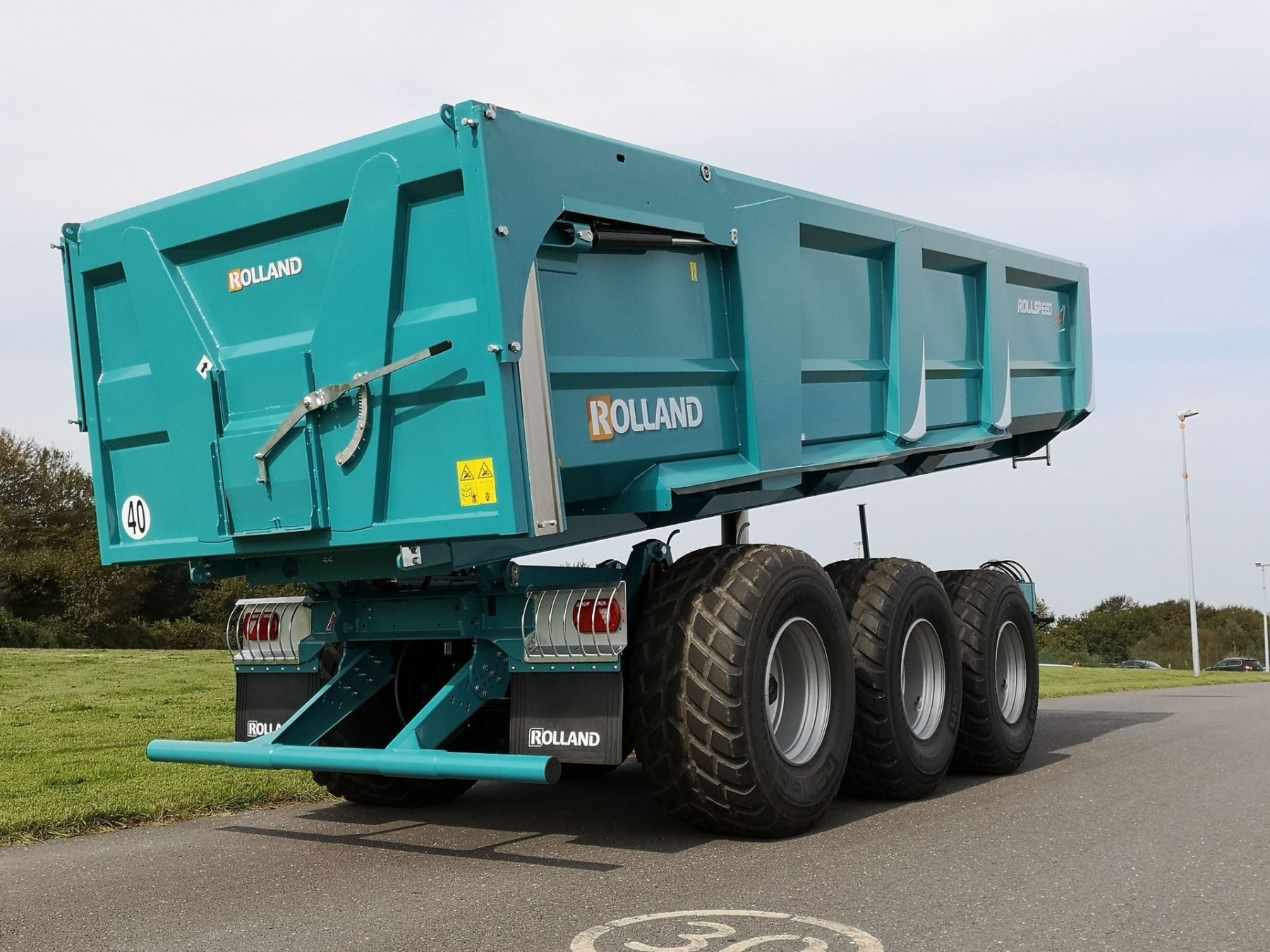 benne-rollspeed-8844-full-l_out03