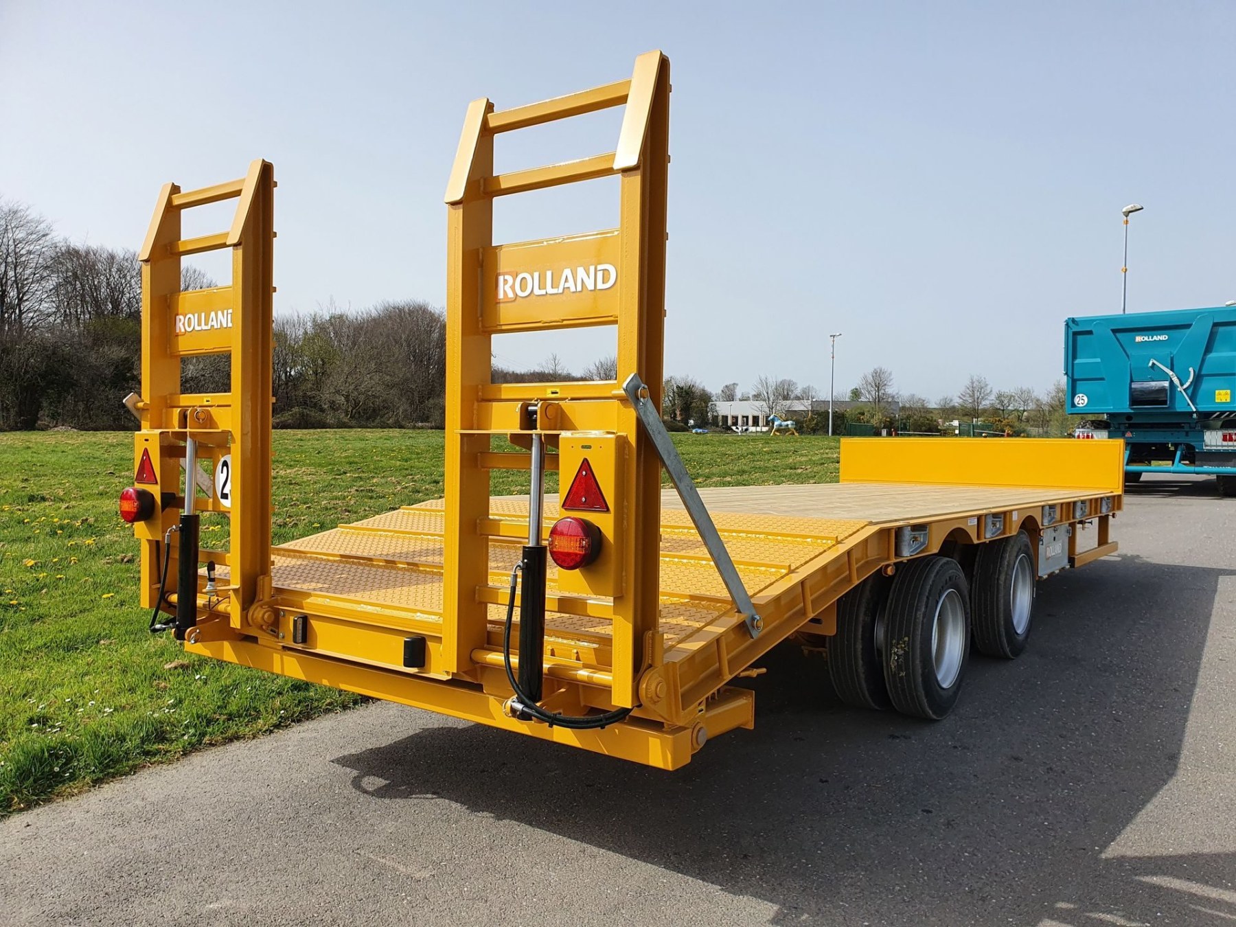 porte-engins-pe-150-full-l_out01