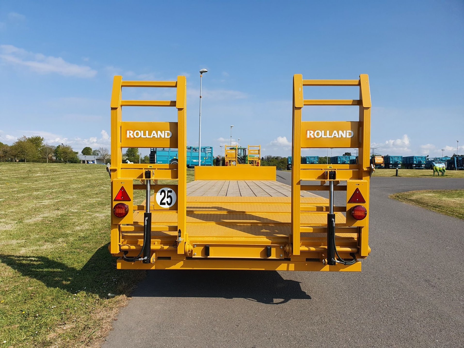 porte-engins-pe-220-full-l_in01