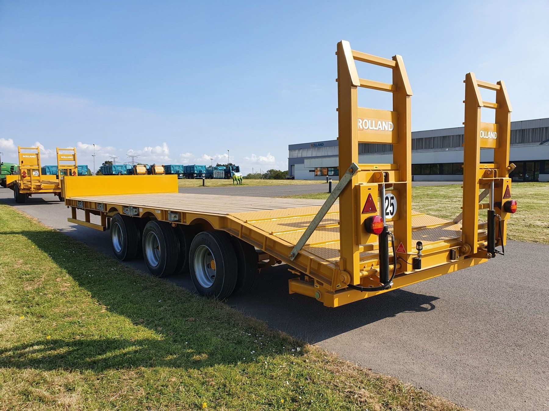 porte-engins-pe-220-full-l_in03