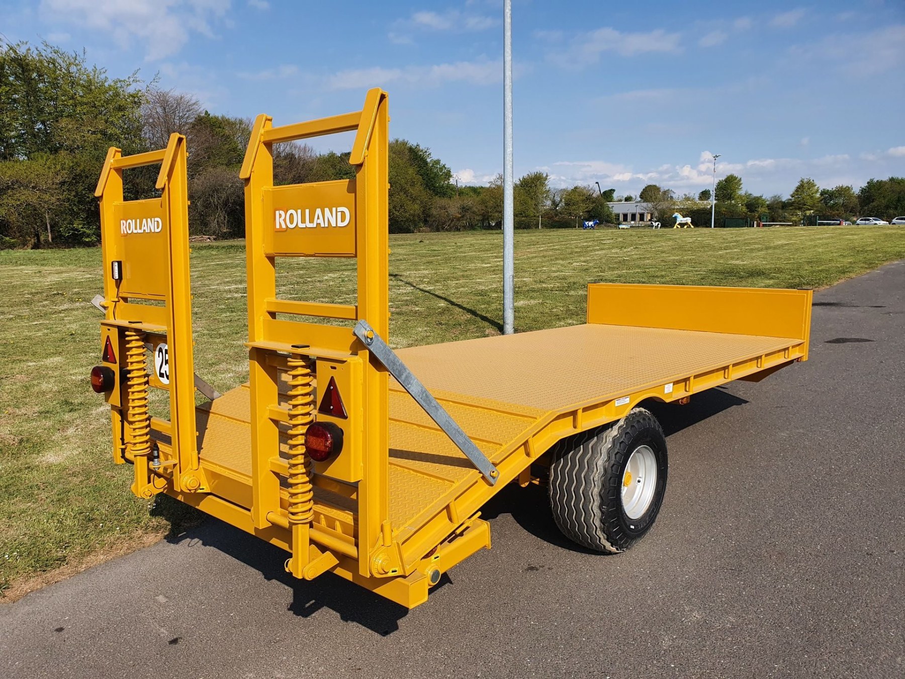 porte-engins-pe-60-full-l_out01